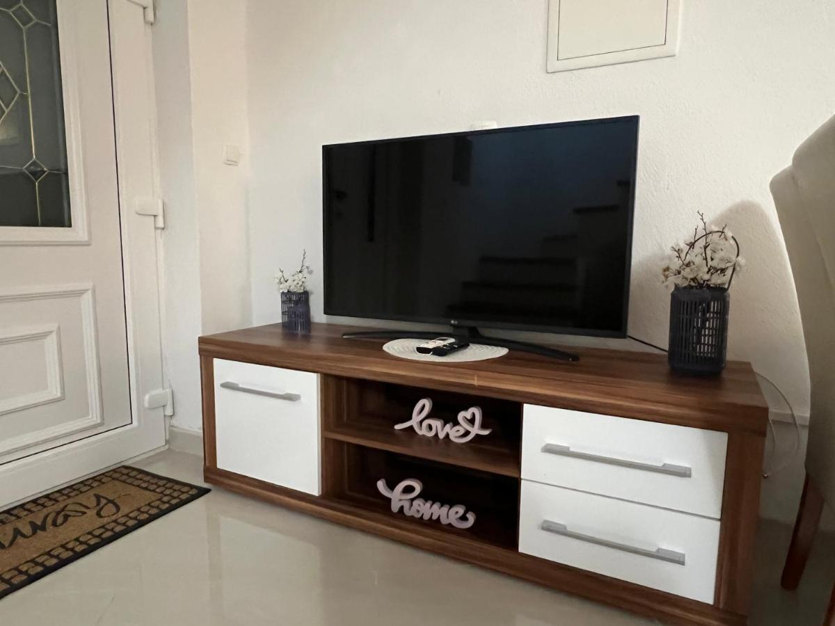 Apartment Katalin Kornić Dış mekan fotoğraf