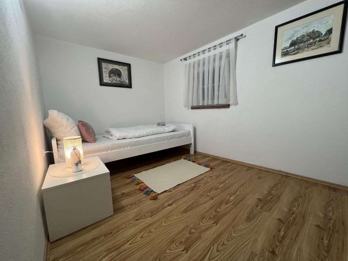 Apartment Katalin Kornić Dış mekan fotoğraf